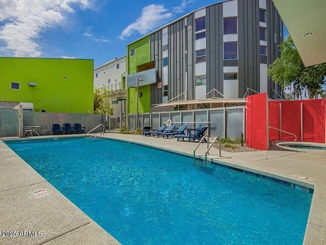 Building Photo - 1111 W University Dr