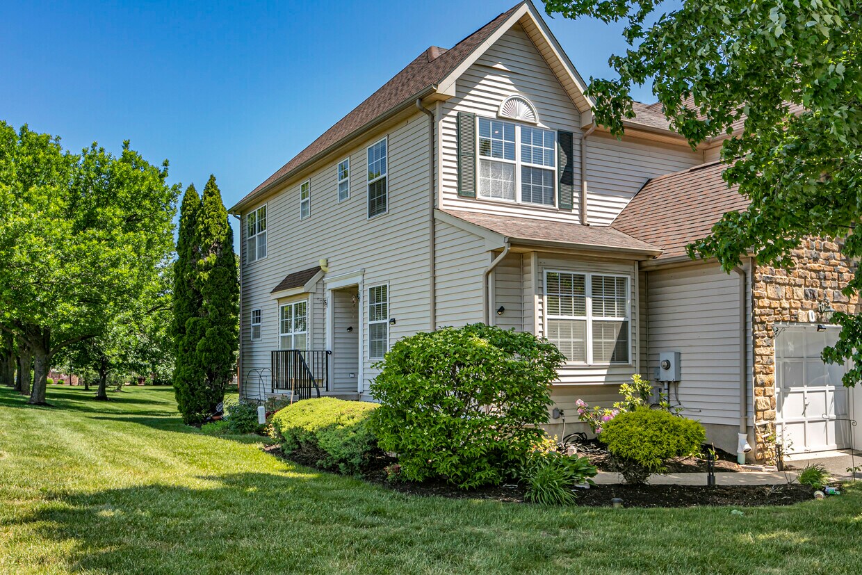 Foto principal - 1 Dewitt Ln