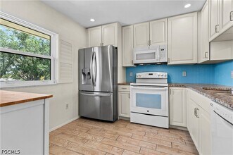 Building Photo - 1747 Pebble Beach Dr