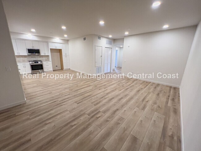 Foto del edificio - AVAILABLE JANUARY - New Build in Victoria ...