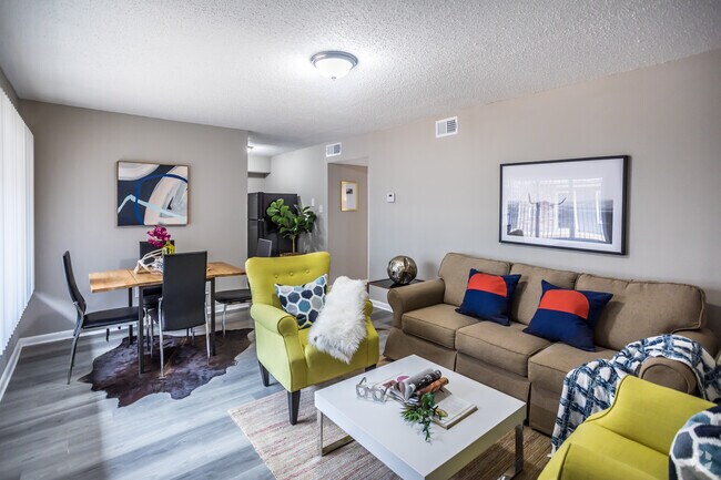 2HAB, 1BA - 720SF - Bridgeport Manor