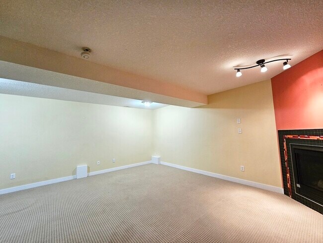 Photo du bâtiment - 1383 Rutherford Rd SW