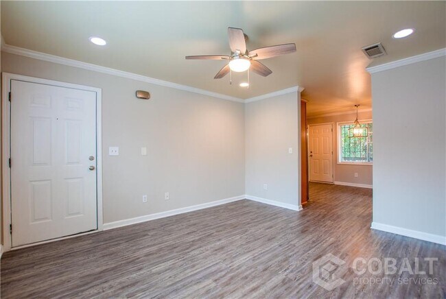 Foto del edificio - 2145 Bolton Dr NW