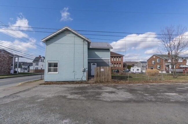 Building Photo - 406 Ligonier St