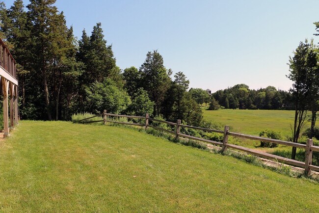 Foto del edificio - 21 Lufkin Point Rd