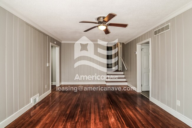 Building Photo - 2736 N Beltline Blvd