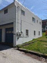 Building Photo - 126 S Walnut St