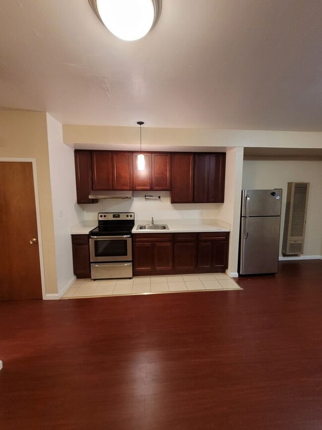 Building Photo - 786 Jackson St