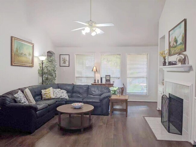 Foto del edificio - 4939 Linden Pl