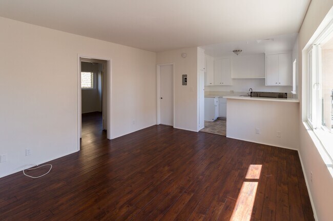 Building Photo - 739 N Vendome St