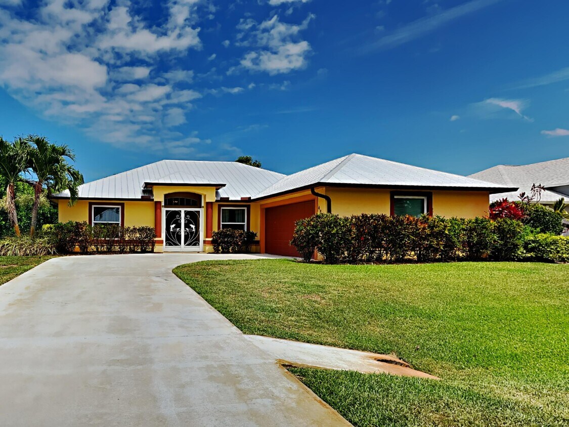 Foto principal - 4830 50th Dr