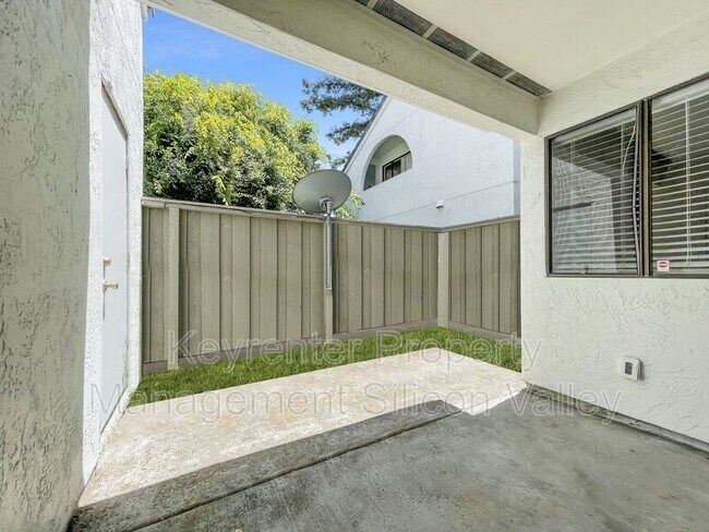 Photo - 1055 N Capitol Ave Apartment