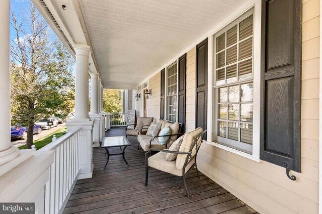 Foto del edificio - 708 Irvine Bank Ln