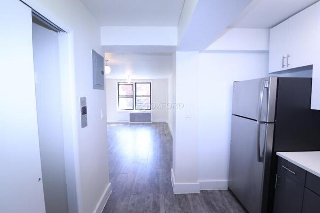 Foto del edificio - 0 bedroom in ELMHURST NY 11373