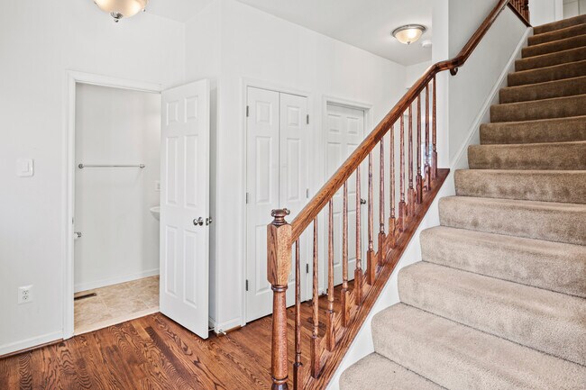 Foto del edificio - 5979 Cypress Springs Rd