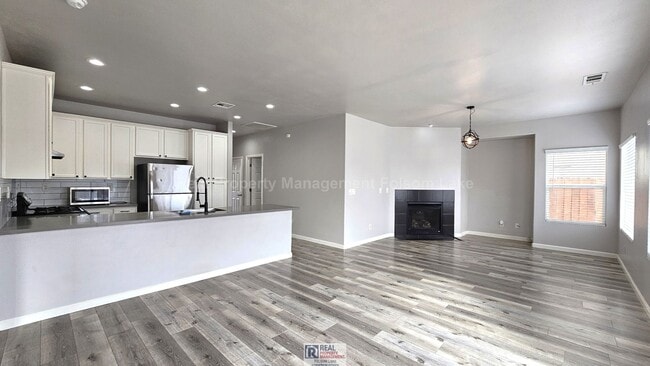 Building Photo - Updated 3 bed/2bath home in Gardenland Neighborhood of Natomas