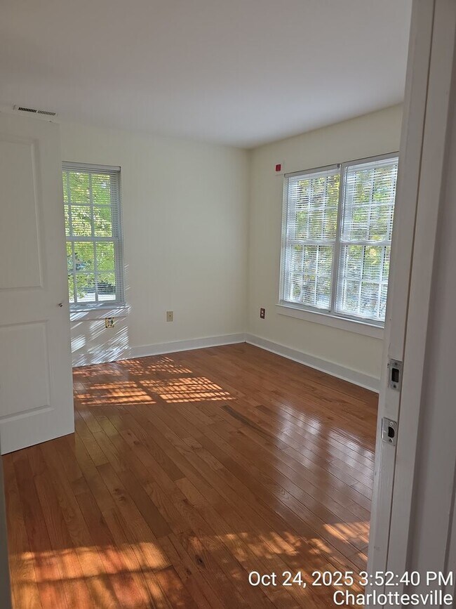 Foto del edificio - 419 17th St NW