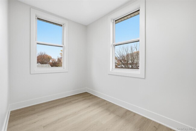 Building Photo - 36 Dunwoodie St