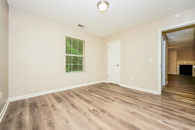 Foto del edificio - 62 Lake Crossing Ct