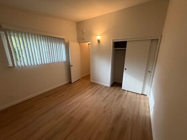 Foto del edificio - Capitola, 1bd. 1ba. single level apartment in great location near Capitola Village.