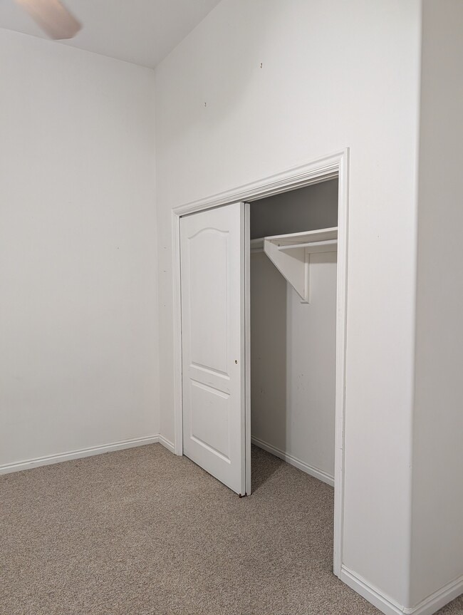 Building Photo - 12337 S Lampton View Dr