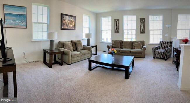 Foto del edificio - 135 Creekside Way