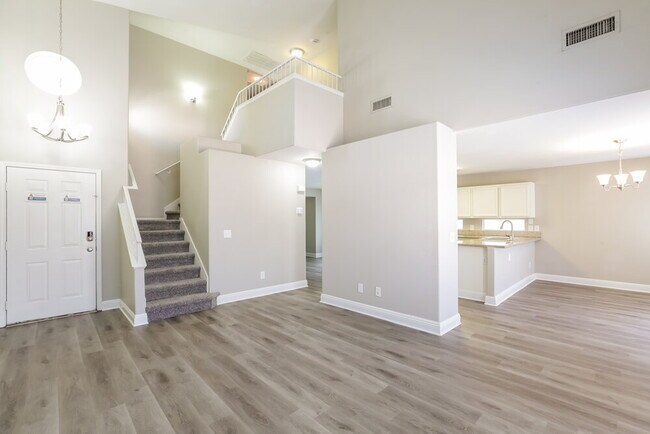 Building Photo - 1825 Klamath Falls Way