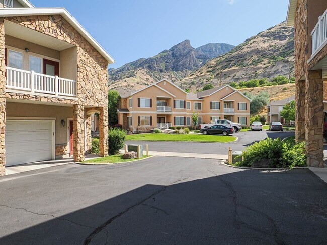 Building Photo - 1138 Meadow Fork Rd