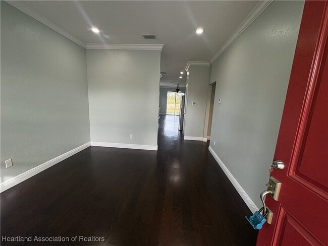 Foto del edificio - 5548 Castania Dr