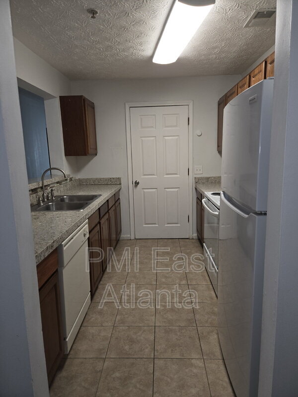 Foto del edificio - 8104 Waldrop Pl