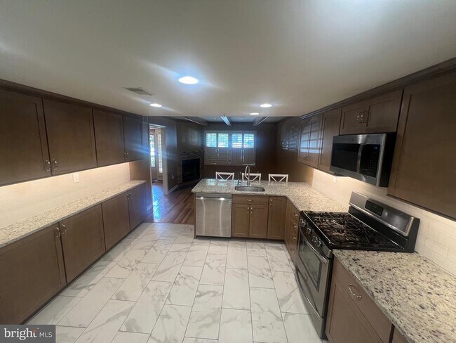 Building Photo - 86 Bunker Hill Ct