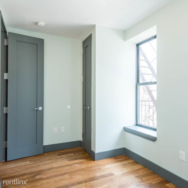 Foto del edificio - 996 Willoughby Ave