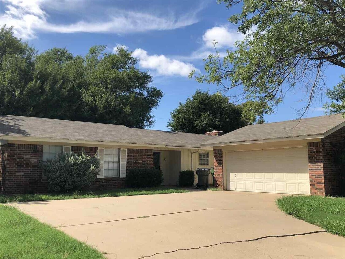 10 Chanute Cir, Wichita Falls, TX 76306 House Rental in Wichita Falls