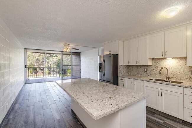 Building Photo - 95-273-273 Waikalani Dr