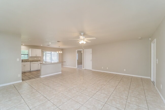 Building Photo - 1009 Nicholas Pkwy W