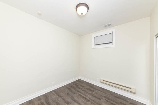 Building Photo - 2 bedroom in Chicago IL 60641