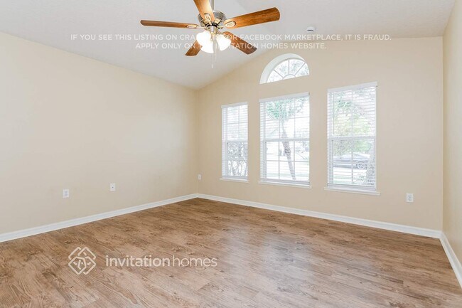 Foto del edificio - 5399 Dornich Dr