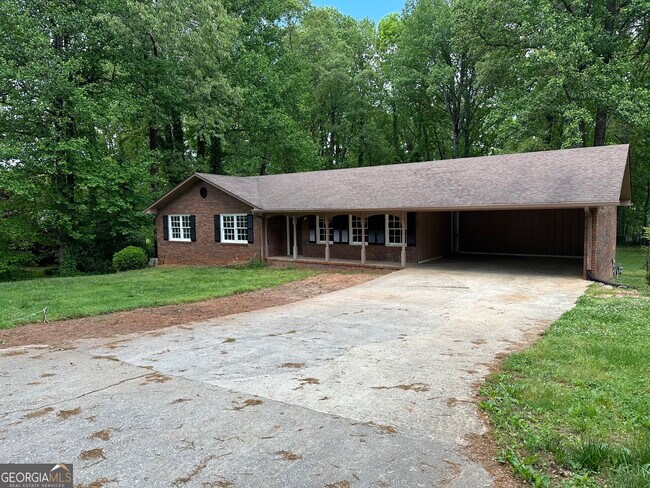 Building Photo - 211 Homeward Way Ln
