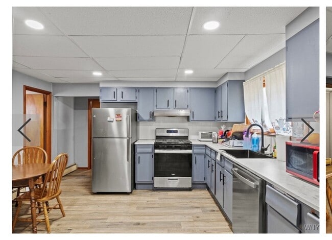 Building Photo - 96 Dempster St