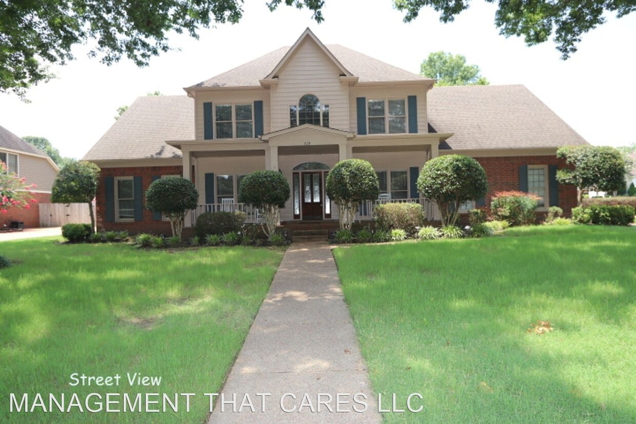 4 br, 3.5 bath House 739 Evans View Lane House Rental in