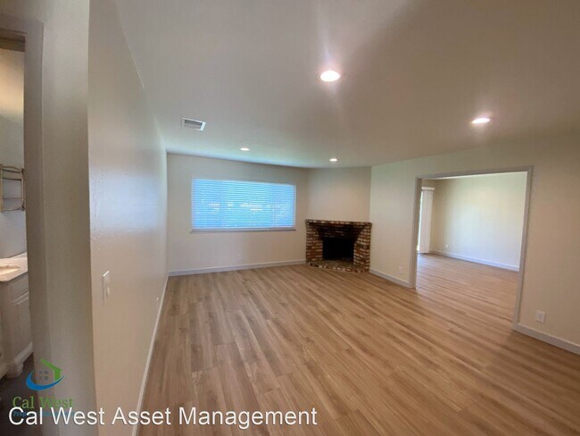 Foto del edificio - 3 br, 2 bath House - 5291 Fell Avenue