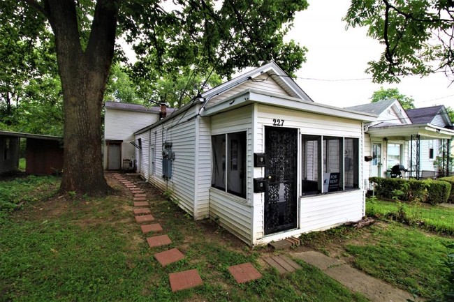 Building Photo - 1 bedroom in Louisville KY 40209