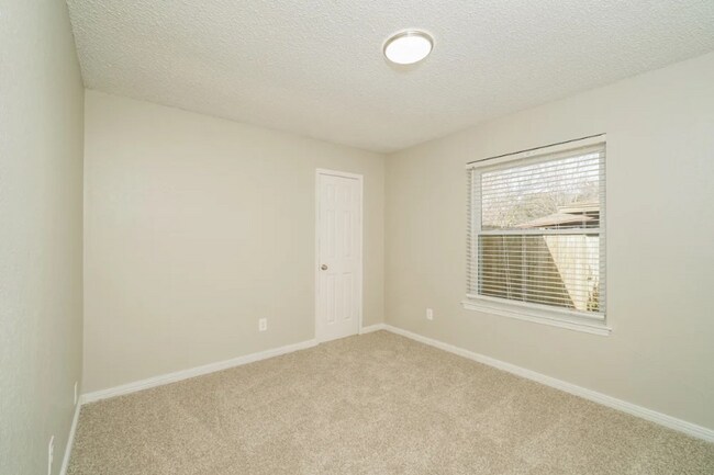 Foto del edificio - 4608 Ringold Dr