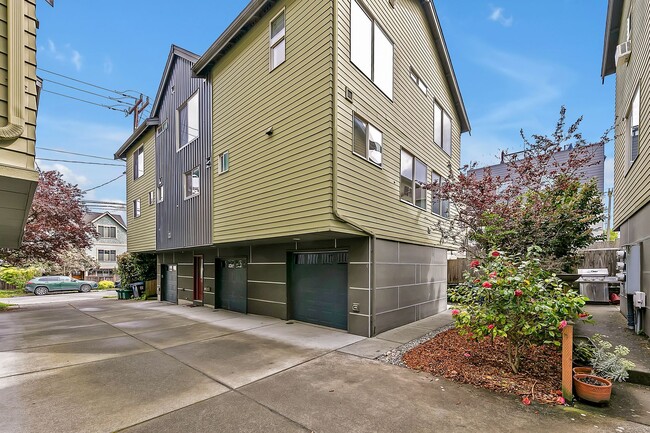 Building Photo - 4781 35th Ave S