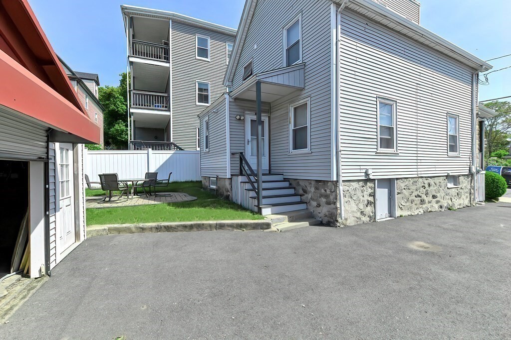 Primary Photo - 9 Dell St