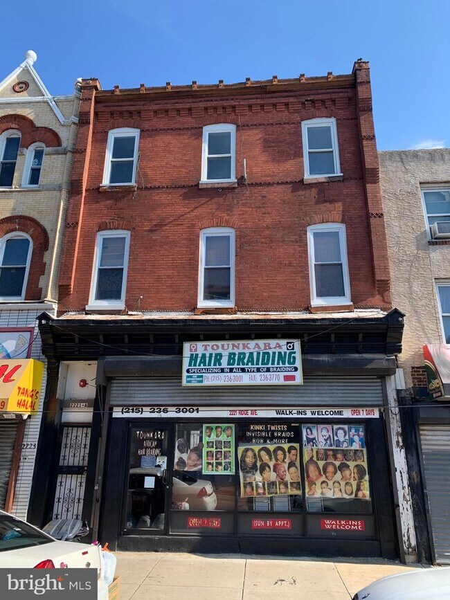 Foto del edificio - 2221 Ridge Ave