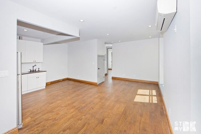 Building Photo - 599 Myrtle Ave