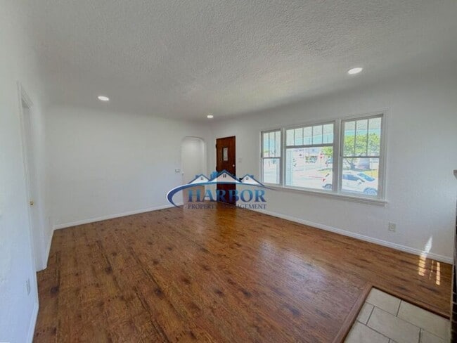 Foto del edificio - 1667 N Lagoon Ave