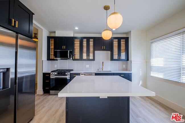 Foto del edificio - 216 N Catalina Ave