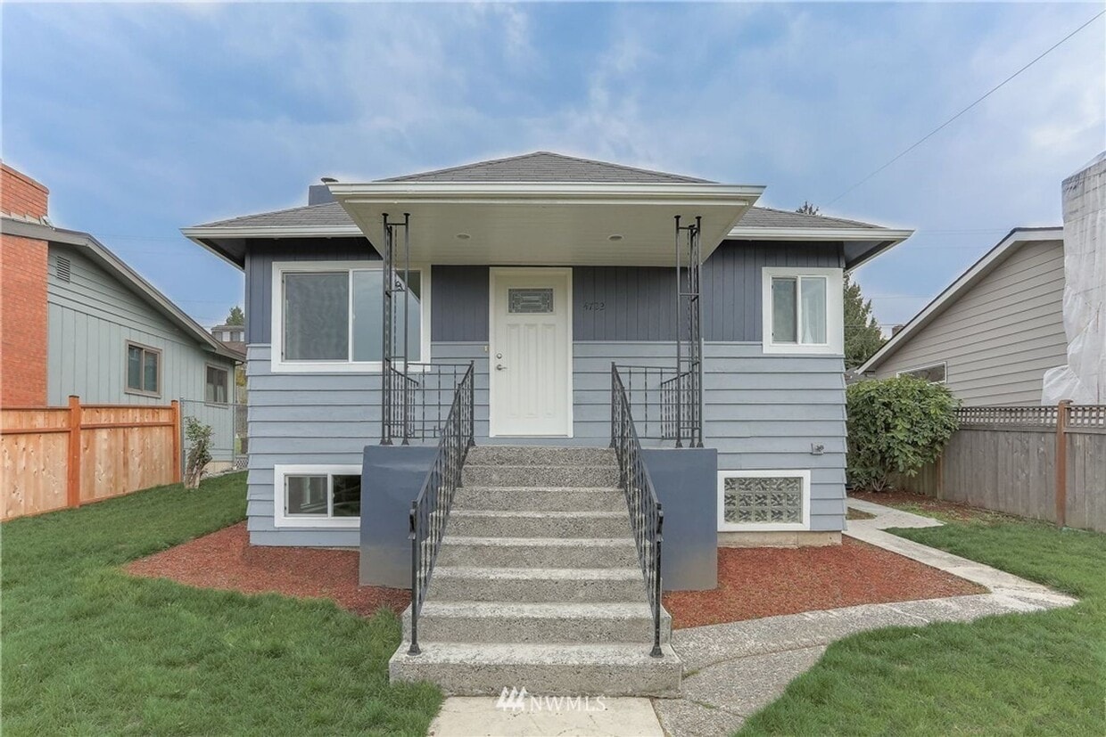 Photo - 4722 47th Ave SW